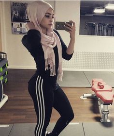 Maltepe Türbanlı Gecelik Escort Bayan Beste